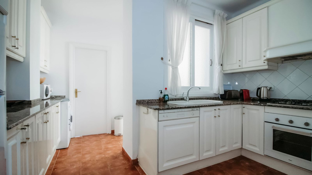 Appartement te koop in Los Monteros | 2 slaapkamers H5073091