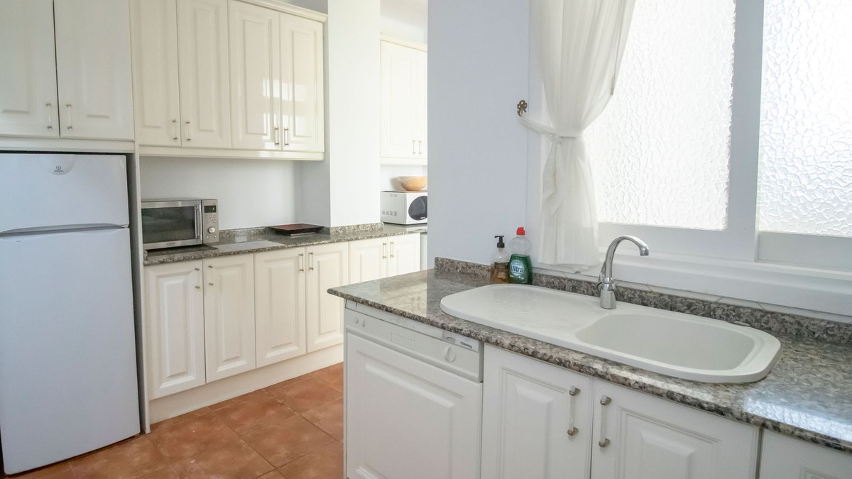 Appartement te koop in Los Monteros | 2 slaapkamers H5073091
