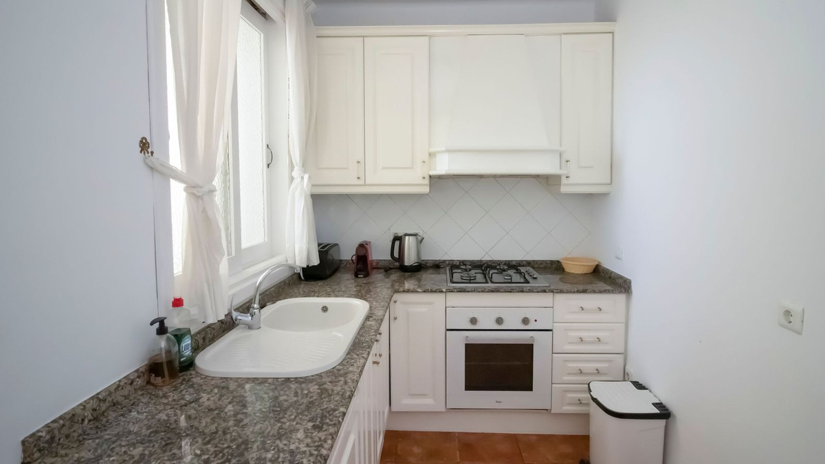 Appartement te koop in Los Monteros | 2 slaapkamers H5073091