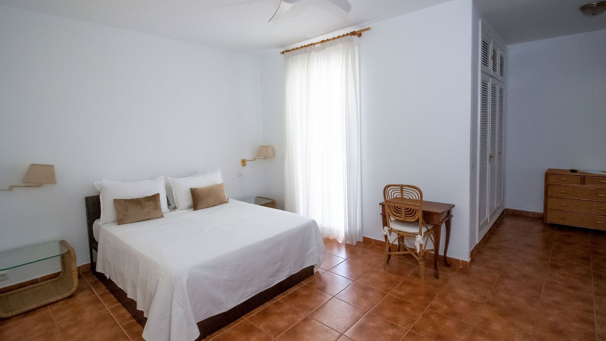 Appartement te koop in Los Monteros | 2 slaapkamers H5073091