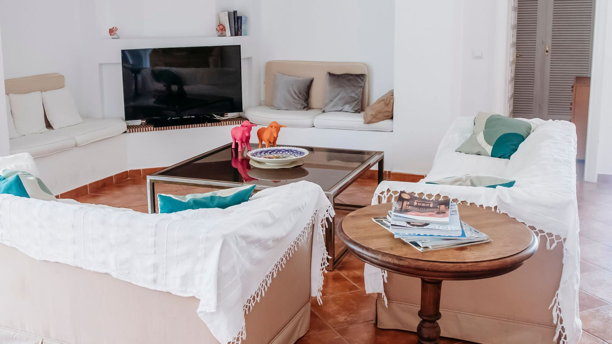 Appartement te koop in Los Monteros | 2 slaapkamers H5073091