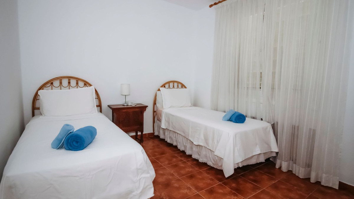 Appartement te koop in Los Monteros | 2 slaapkamers H5073091