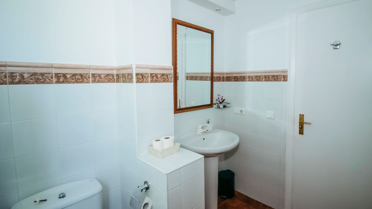 Appartement te koop in Los Monteros | 2 slaapkamers H5073091
