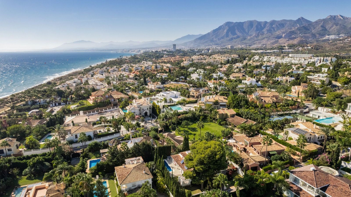 Appartement te koop in Los Monteros | 2 slaapkamers H5073091