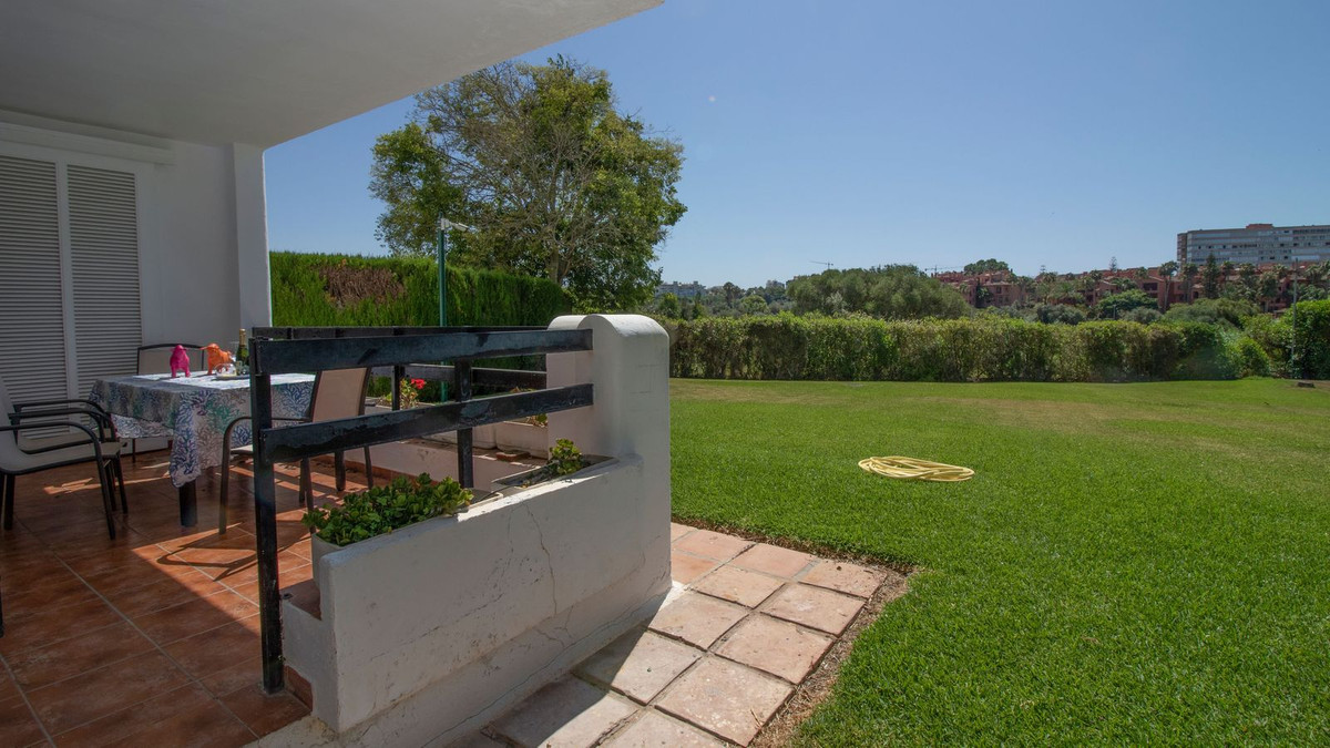 Appartement te koop in Los Monteros | 2 slaapkamers H5073091