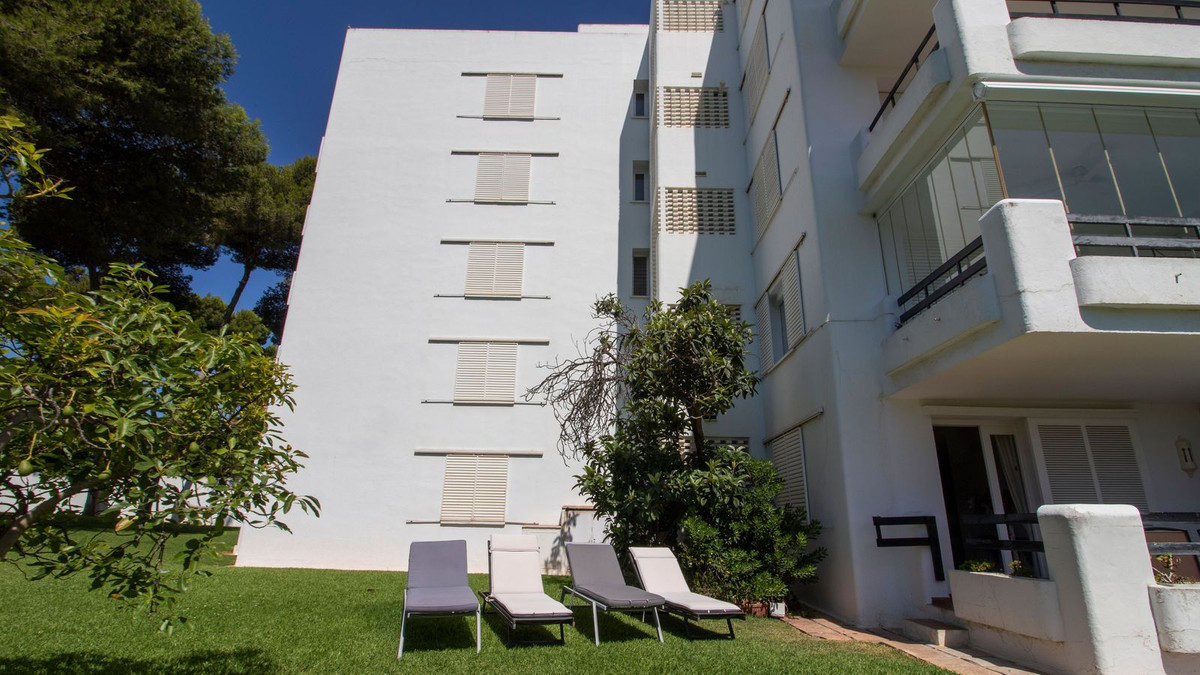 Appartement te koop in Los Monteros | 2 slaapkamers H5073091