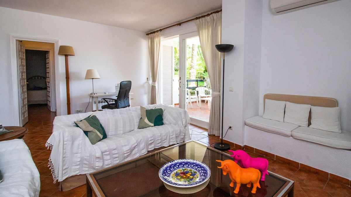 Appartement te koop in Los Monteros | 2 slaapkamers H5073091
