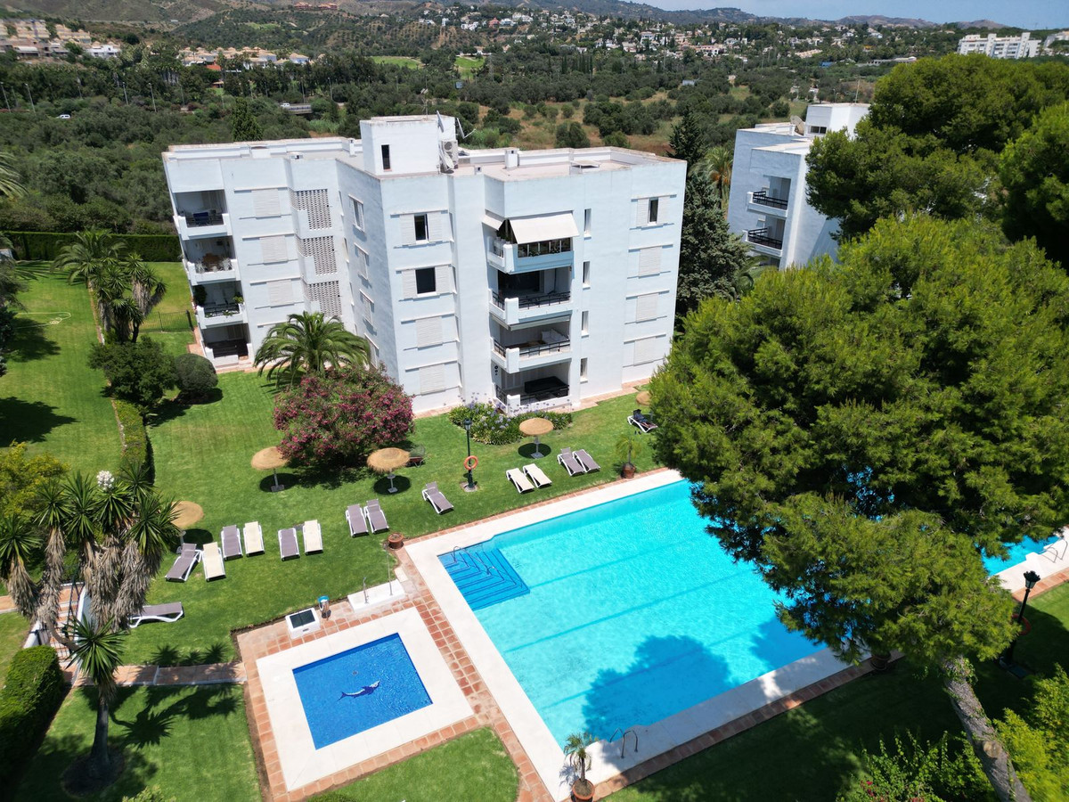 Appartement te koop in Los Monteros | 3 slaapkamers H5085529