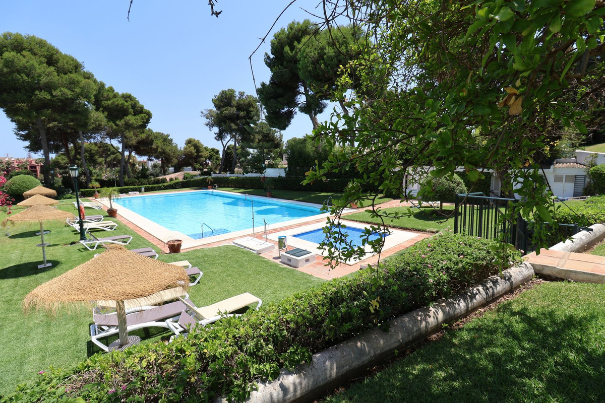 Appartement te koop in Los Monteros | 3 slaapkamers H5085529