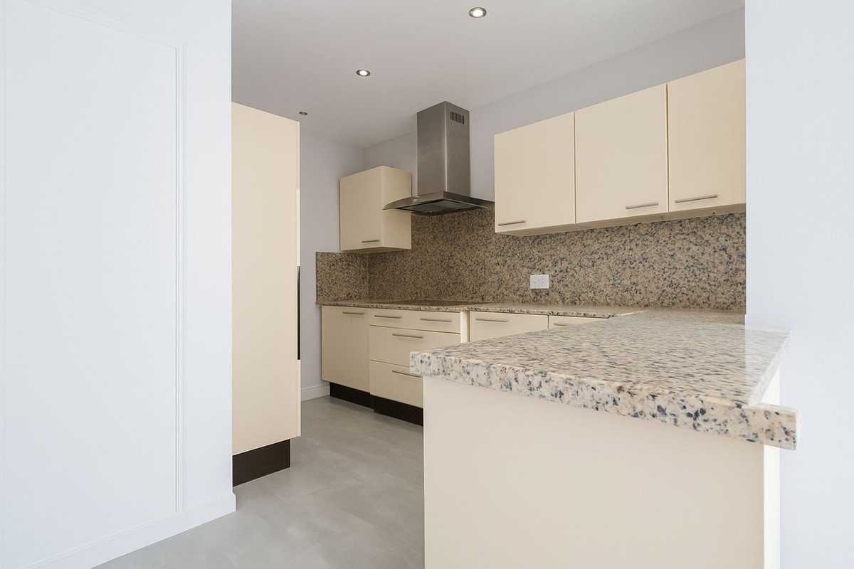 Appartement te koop in Los Monteros | 3 slaapkamers H5085529