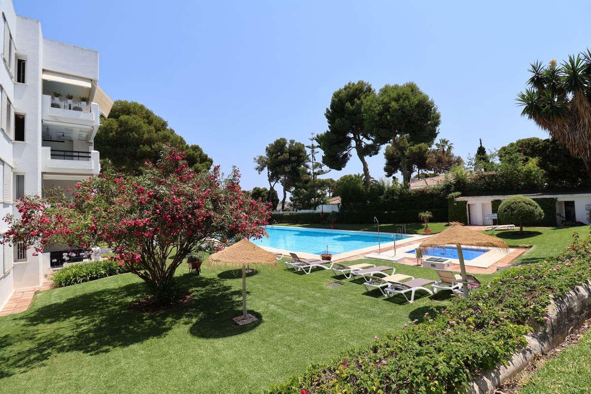 Appartement te koop in Los Monteros | 3 slaapkamers H5085529