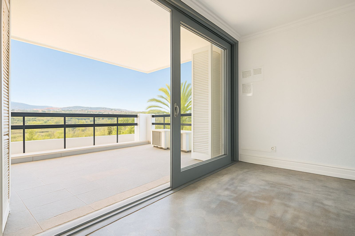 Appartement te koop in Los Monteros | 3 slaapkamers H5085529