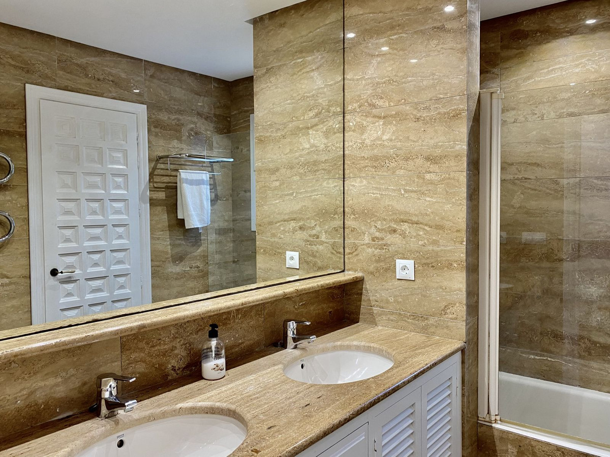 Huis te koop in Los Monteros | 4 slaapkamers H5139067