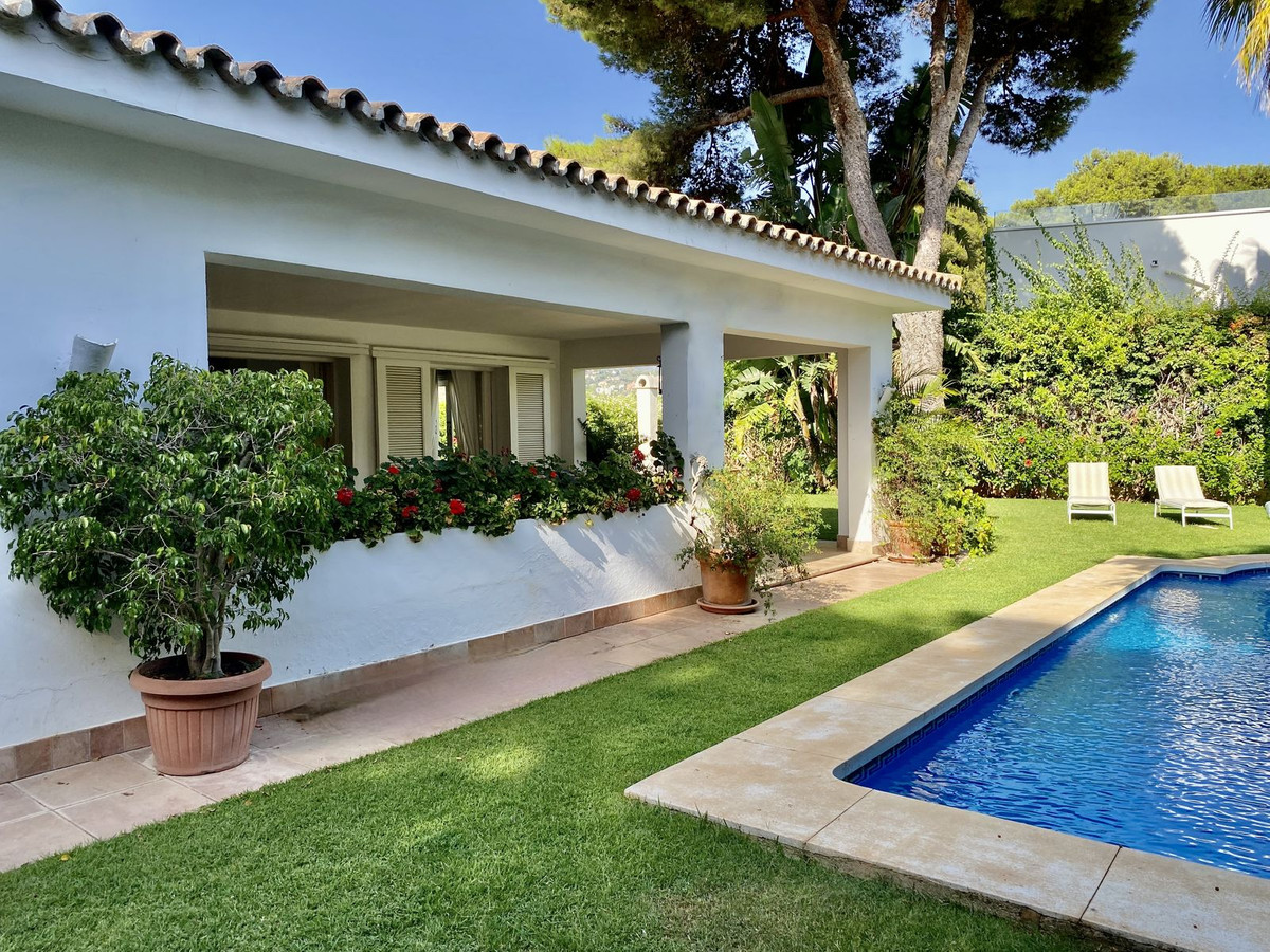 Huis te koop in Los Monteros | 4 slaapkamers H5139067