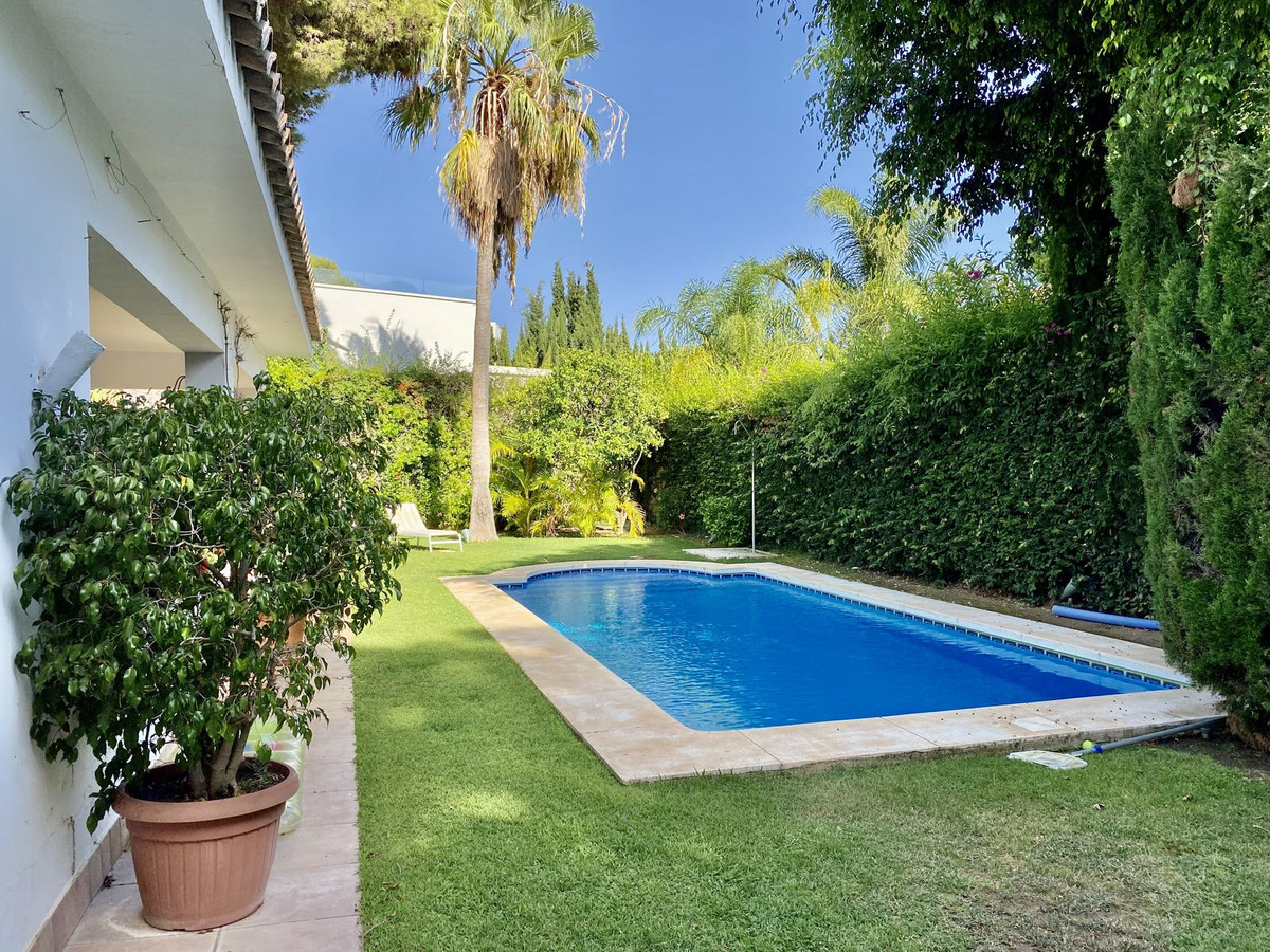 Huis te koop in Los Monteros | 4 slaapkamers H5139067