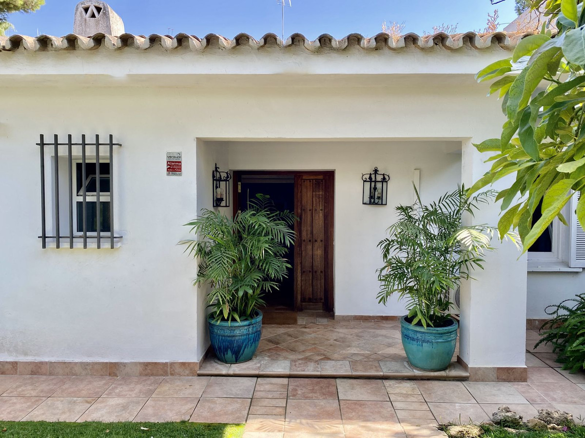 Huis te koop in Los Monteros | 4 slaapkamers H5139067