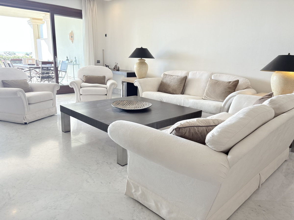 Appartement te koop in Los Monteros | 3 slaapkamers H5293915