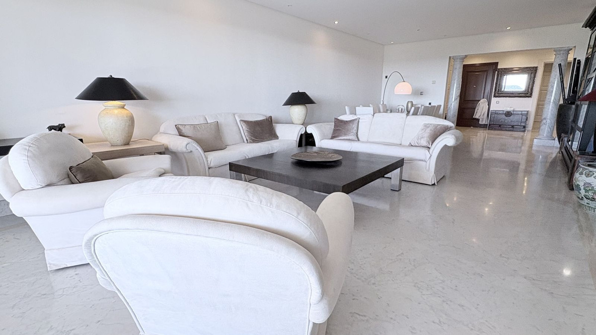 Appartement te koop in Los Monteros | 3 slaapkamers H5293915