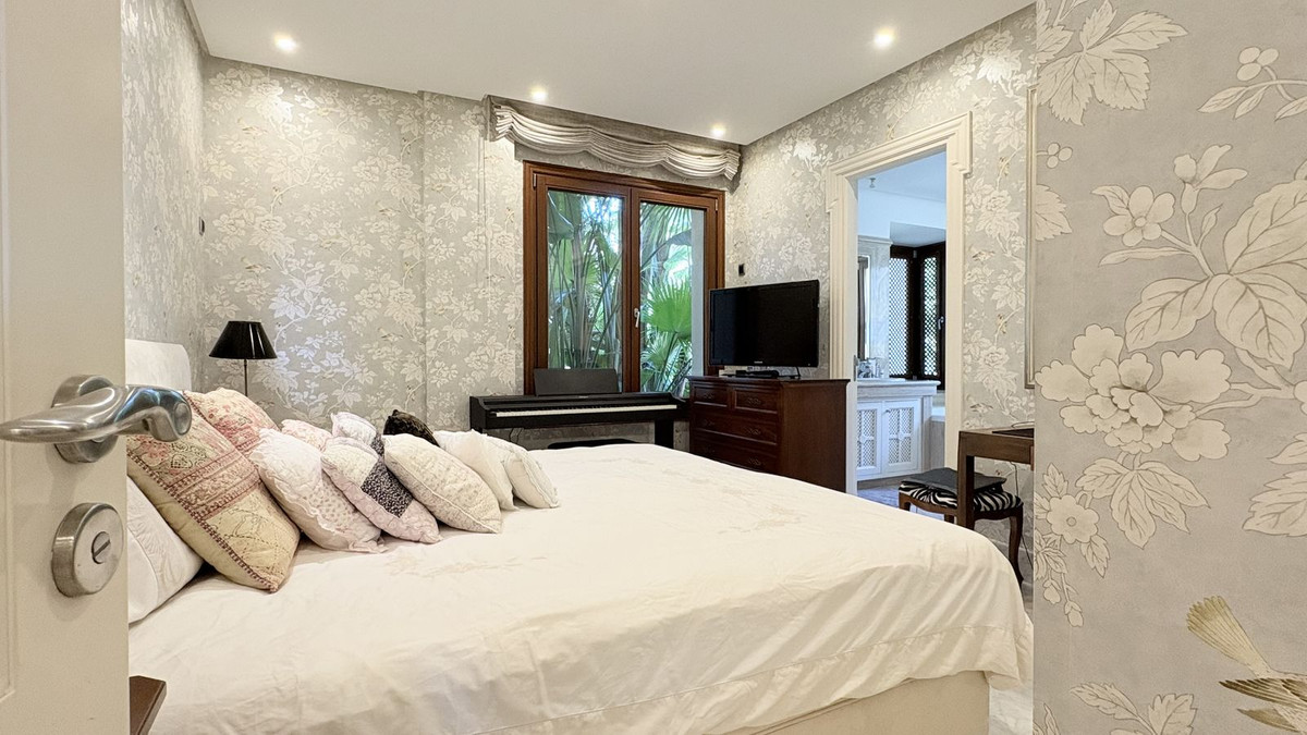 Appartement te koop in Los Monteros | 3 slaapkamers H5293915