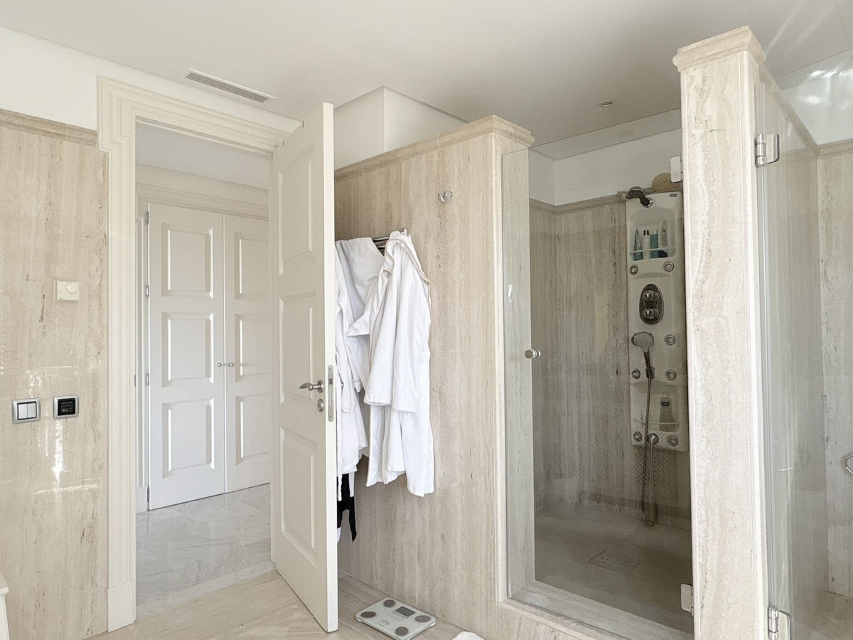 Appartement te koop in Los Monteros | 3 slaapkamers H5293915