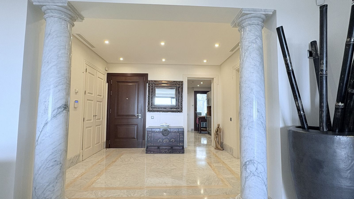 Appartement te koop in Los Monteros | 3 slaapkamers H5293915