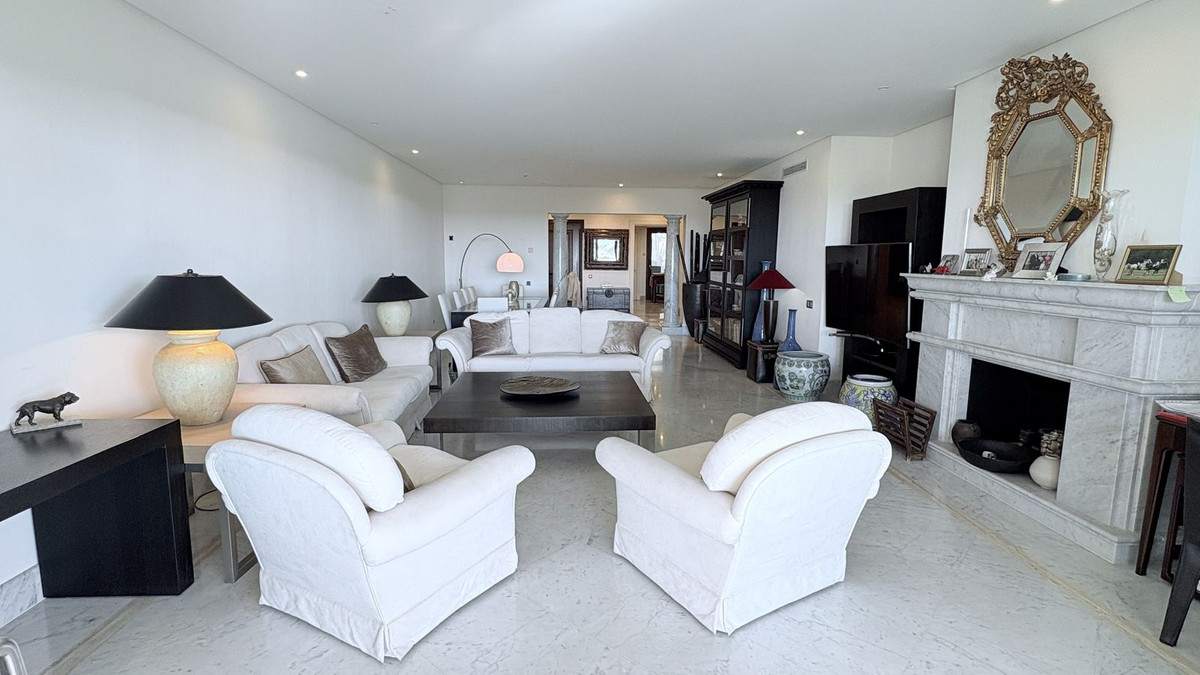 Appartement te koop in Los Monteros | 3 slaapkamers H5293915