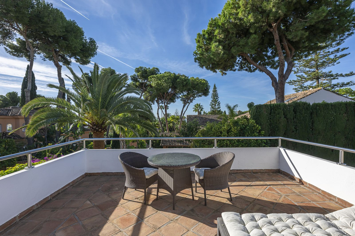 Huis te koop in Los Monteros | 5 slaapkamers H5294128