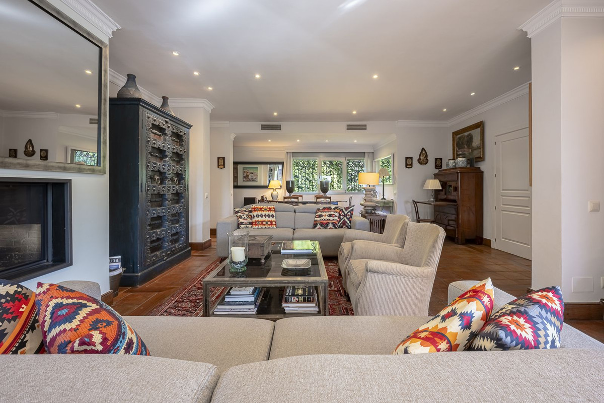 Huis te koop in Los Monteros | 5 slaapkamers H5294128