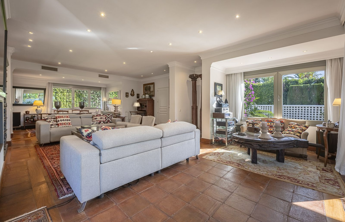 Huis te koop in Los Monteros | 5 slaapkamers H5294128