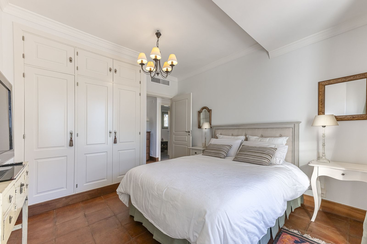 Huis te koop in Los Monteros | 5 slaapkamers H5294128