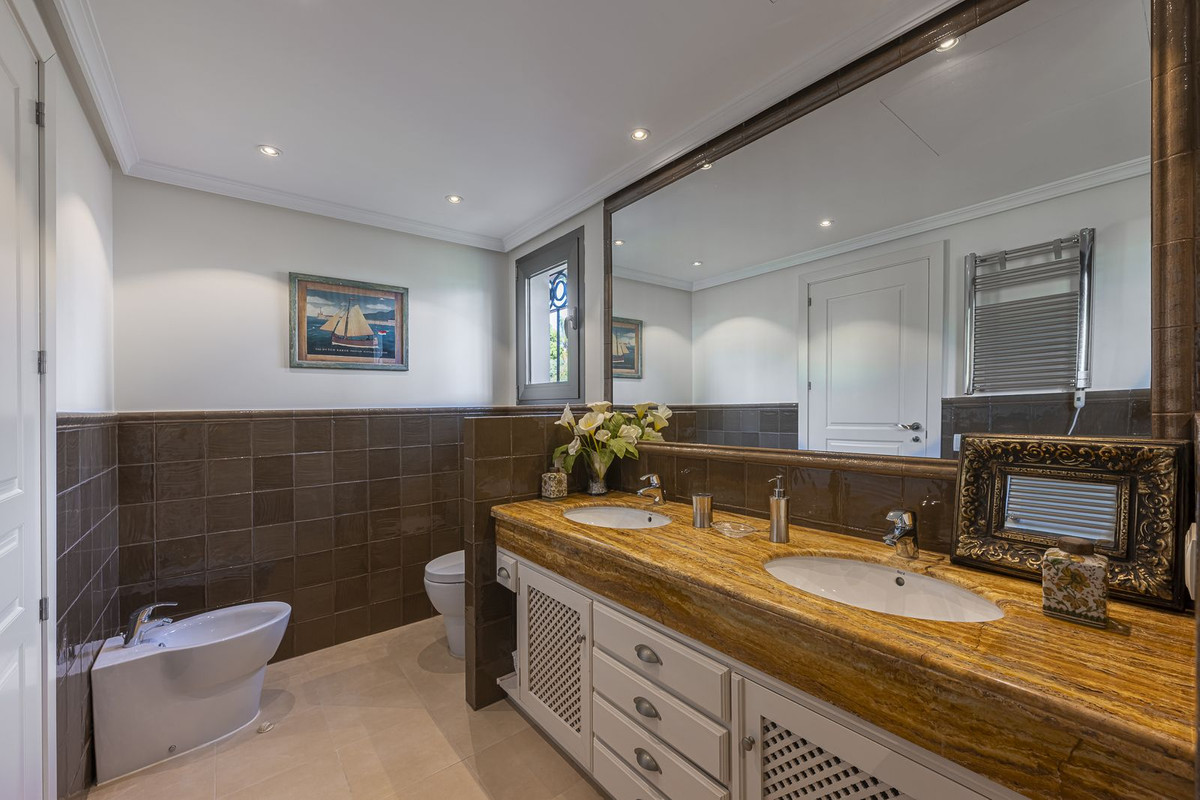 Huis te koop in Los Monteros | 5 slaapkamers H5294128