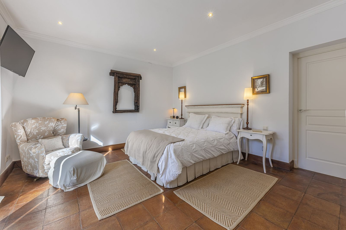 Huis te koop in Los Monteros | 5 slaapkamers H5294128