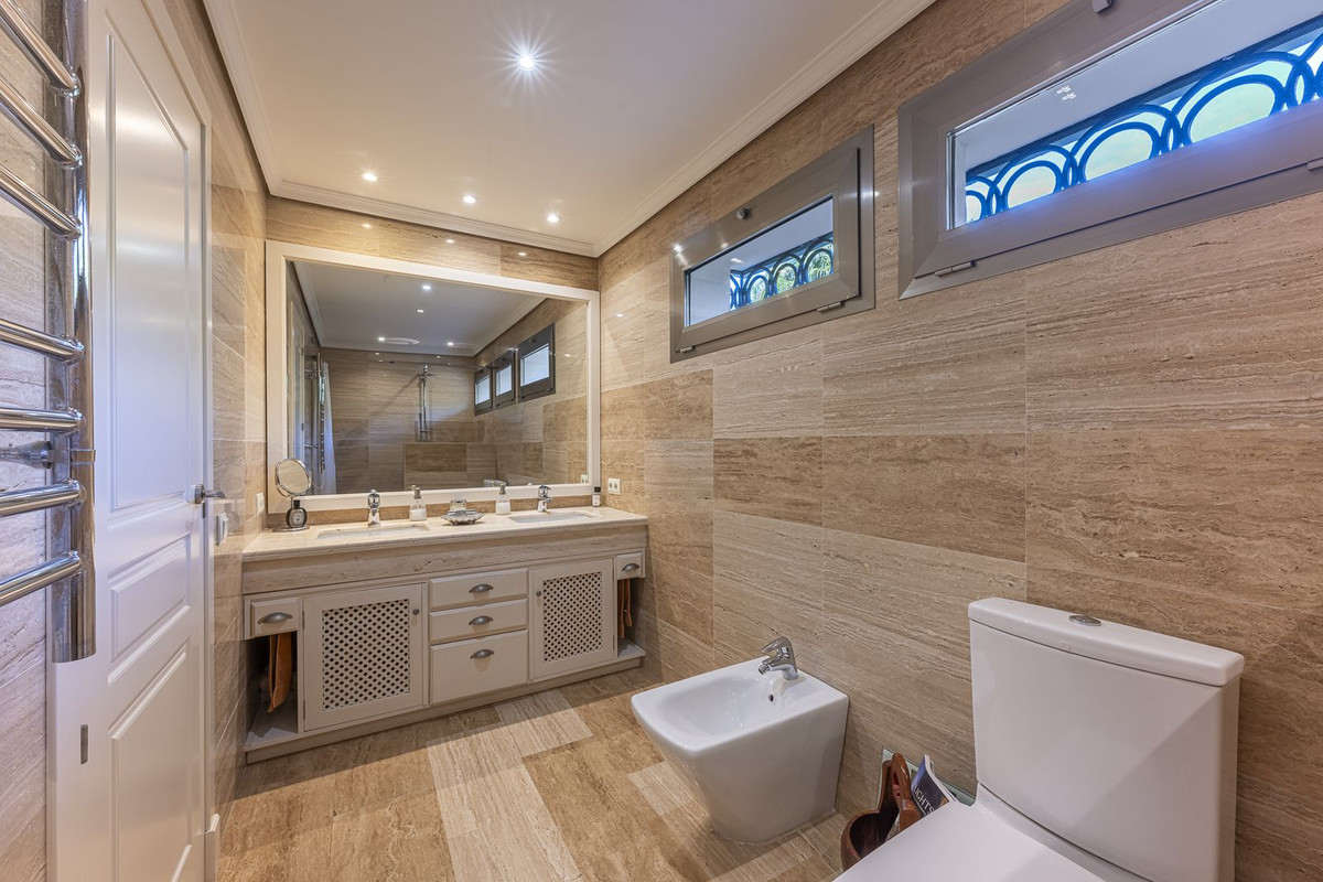 Huis te koop in Los Monteros | 5 slaapkamers H5294128