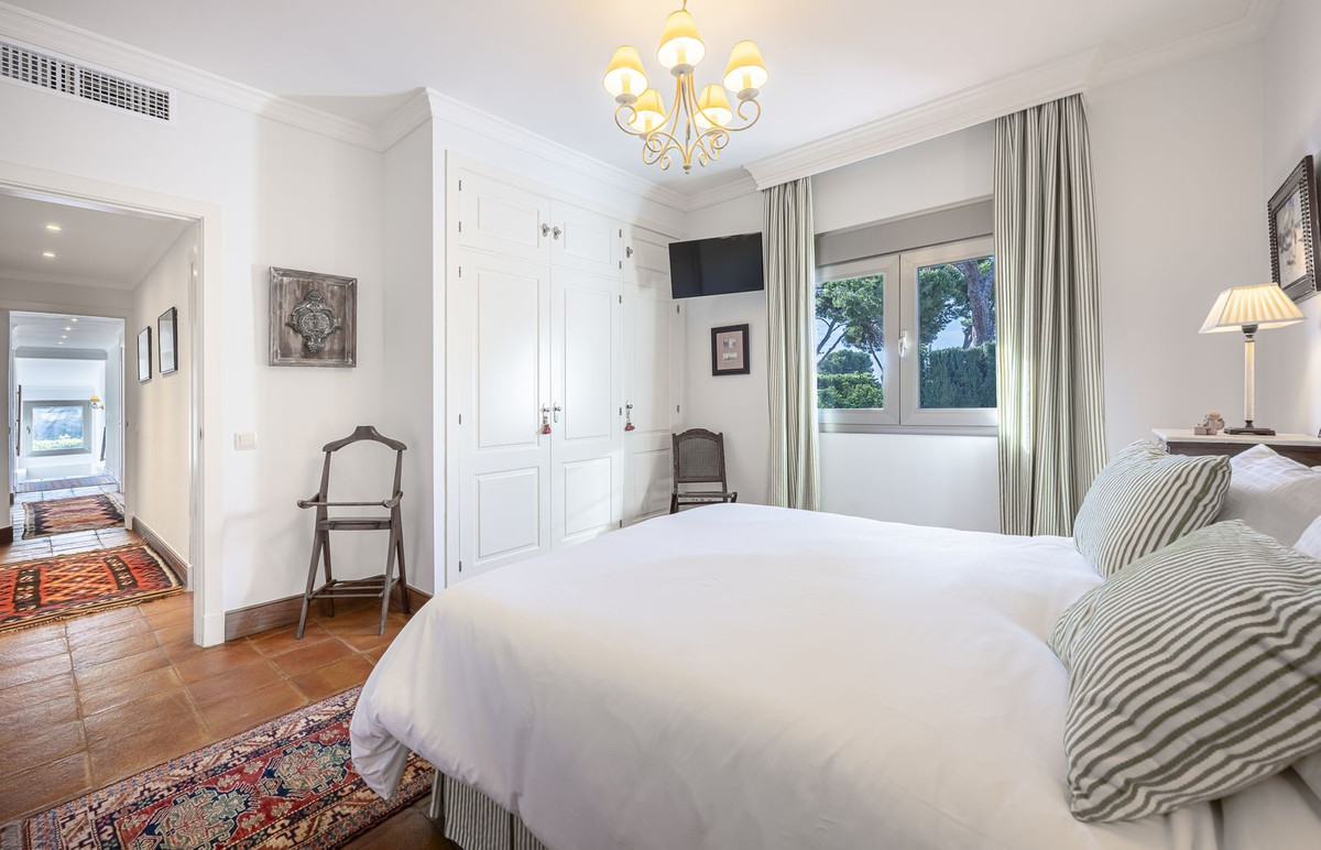 Huis te koop in Los Monteros | 5 slaapkamers H5294128