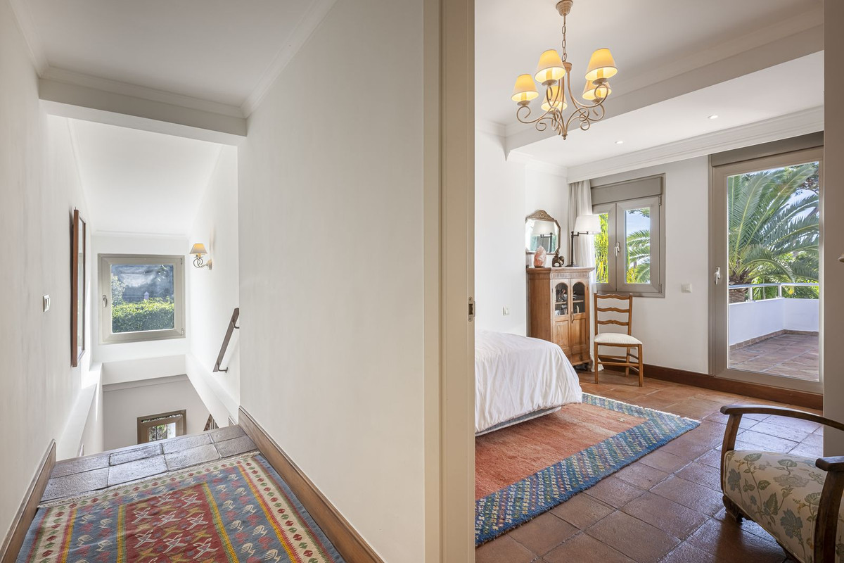 Huis te koop in Los Monteros | 5 slaapkamers H5294128