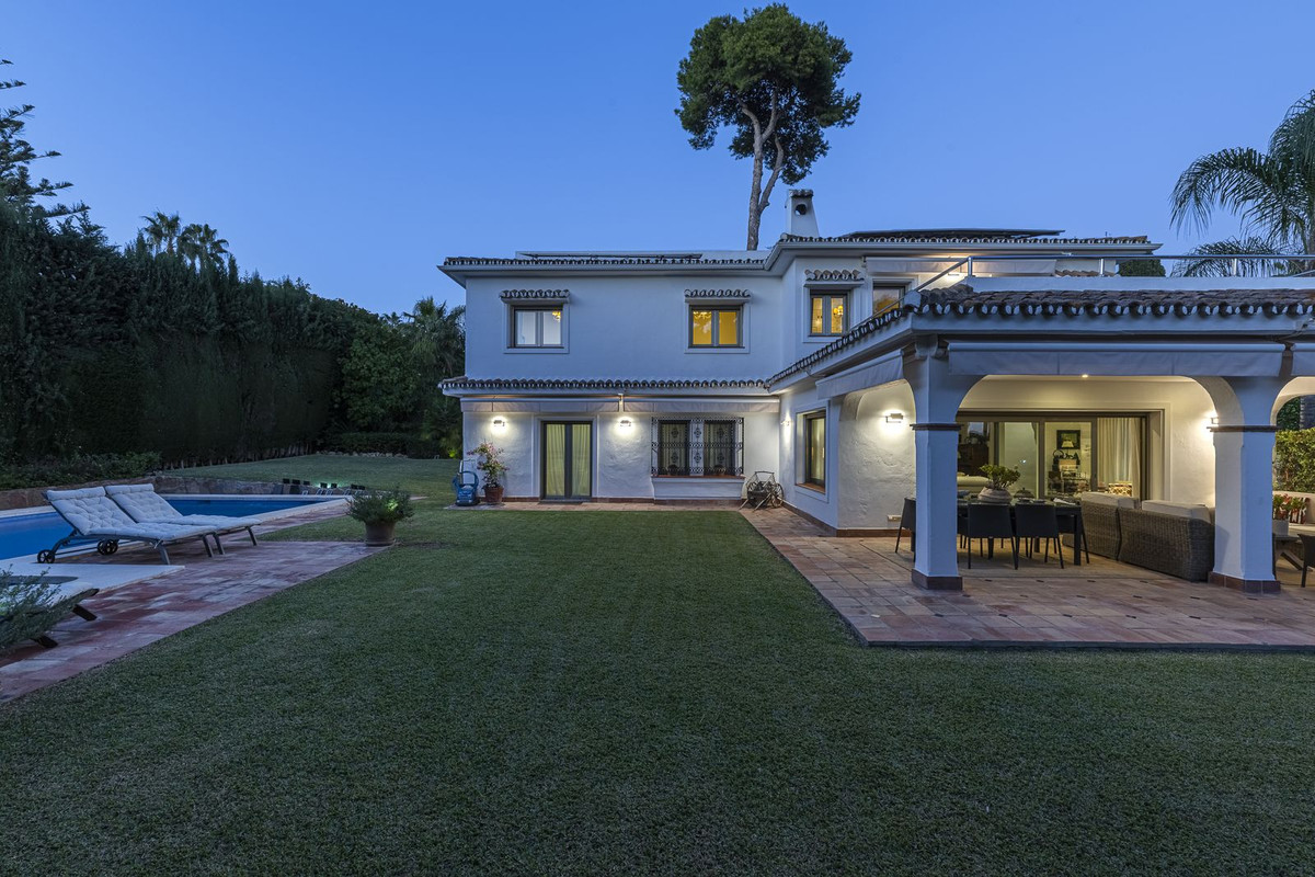 Huis te koop in Los Monteros | 5 slaapkamers H5294128