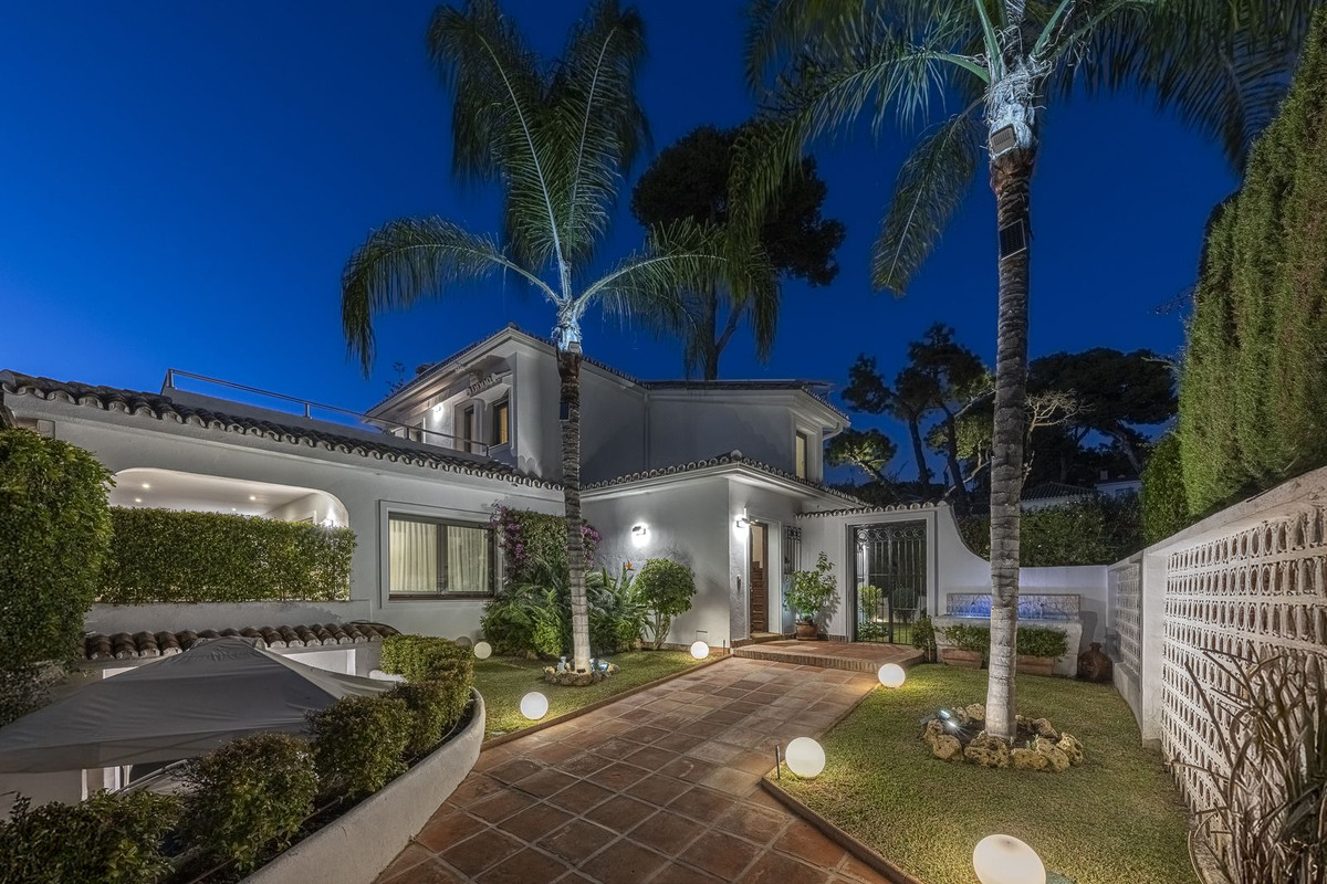 Huis te koop in Los Monteros | 5 slaapkamers H5294128