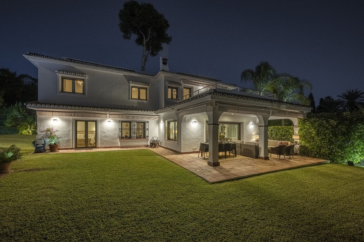 Huis te koop in Los Monteros | 5 slaapkamers H5294128