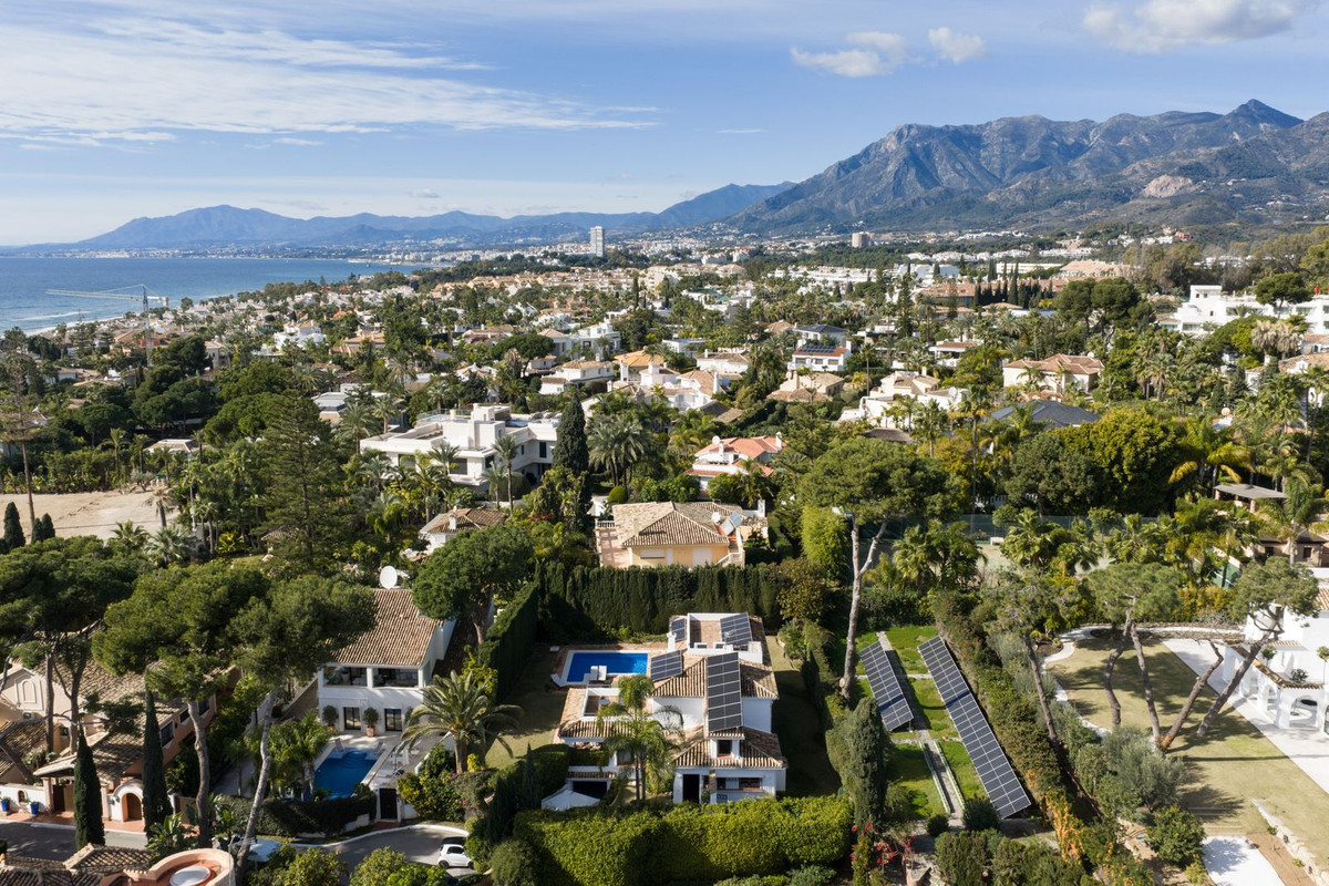 Huis te koop in Los Monteros | 5 slaapkamers H5294128