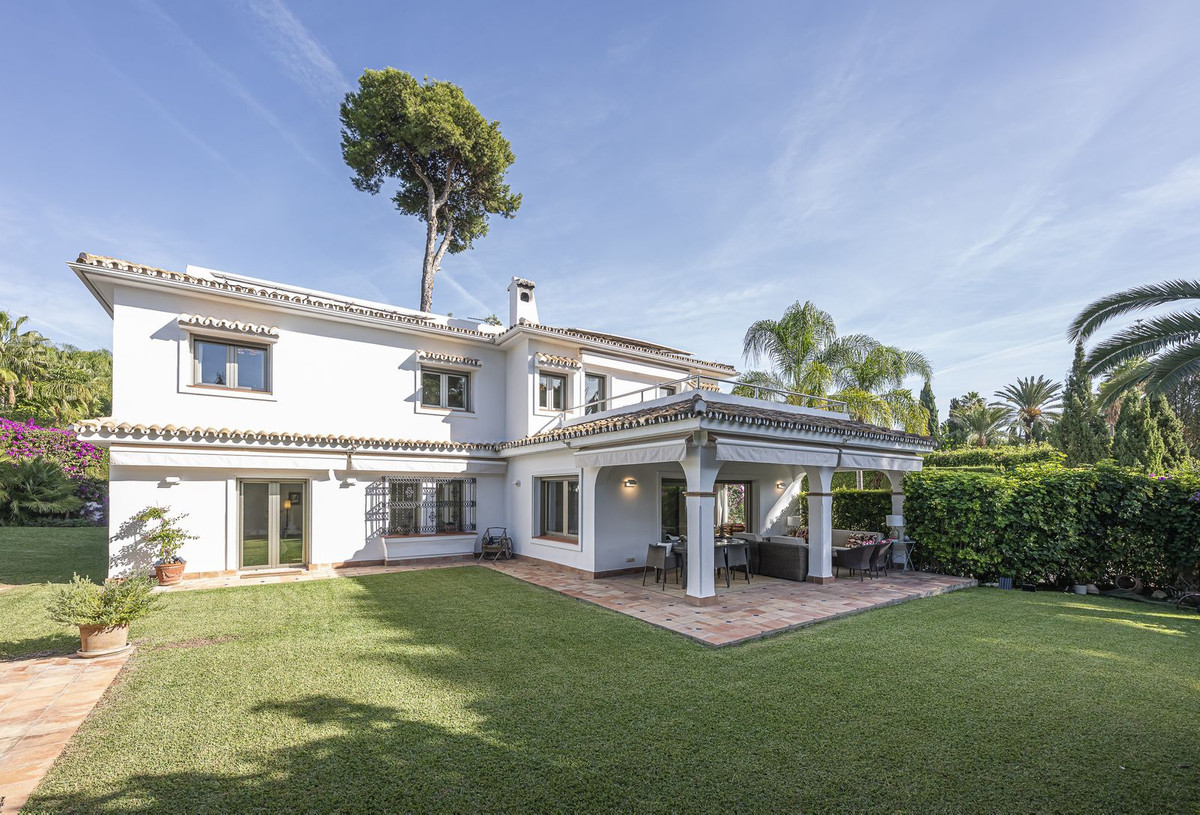 Huis te koop in Los Monteros | 5 slaapkamers H5294128