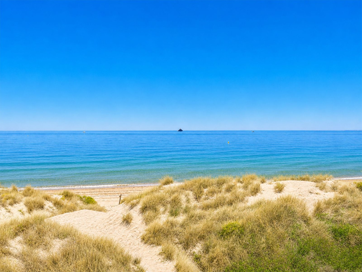 Appartement te koop in Los Monteros | 2 slaapkamers H5439775