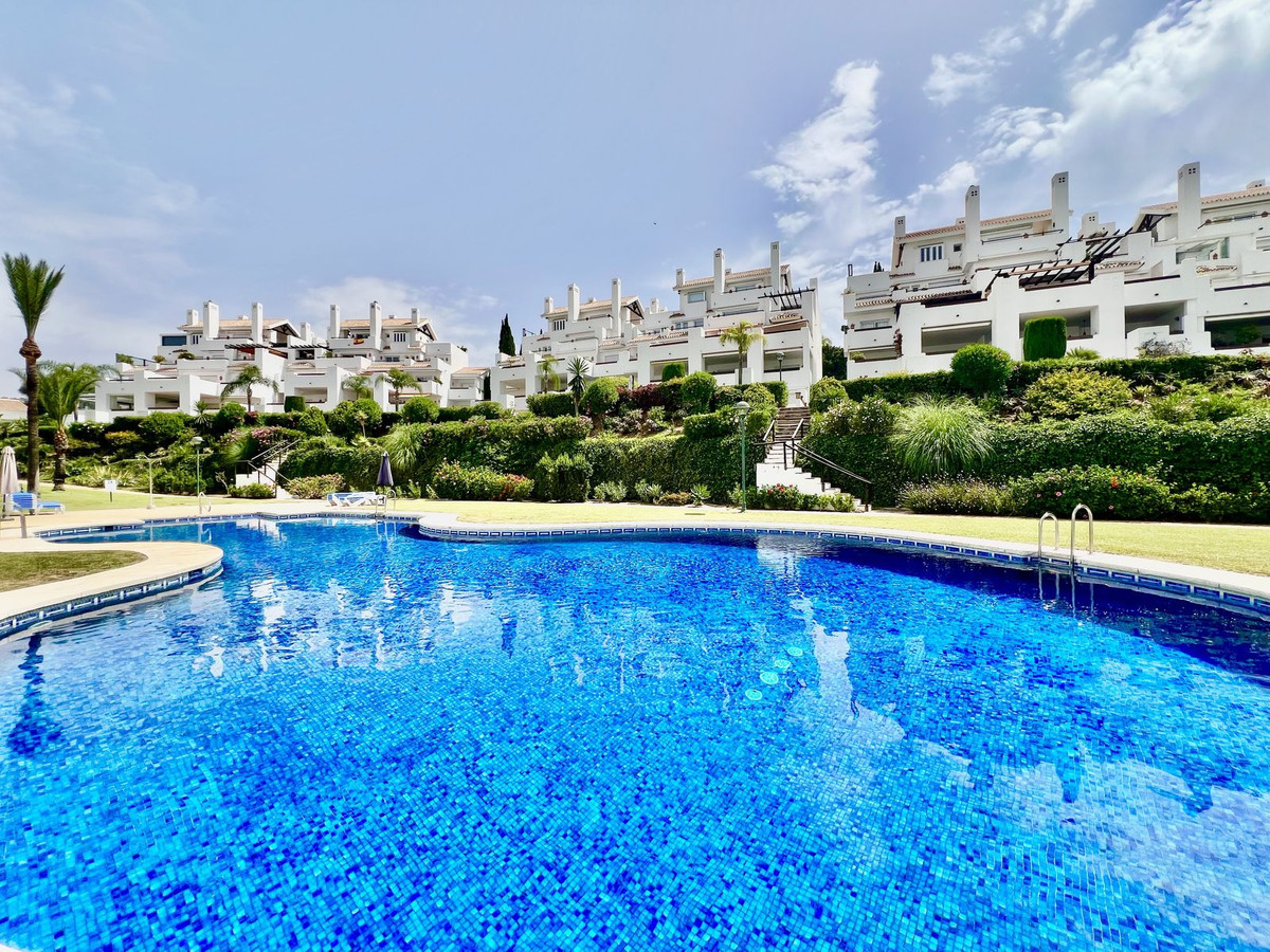 Appartement te koop in Los Monteros | 2 slaapkamers H5439775