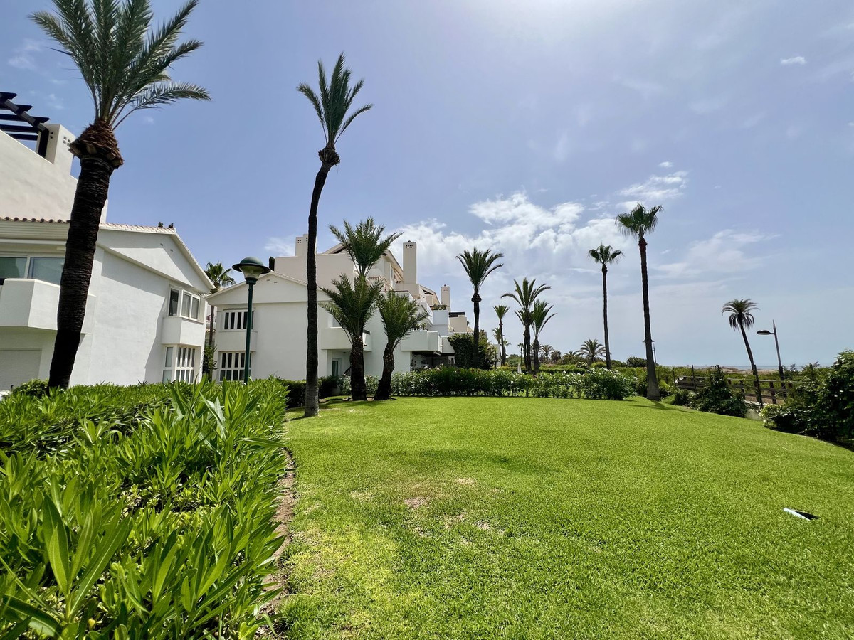 Appartement te koop in Los Monteros | 2 slaapkamers H5439775