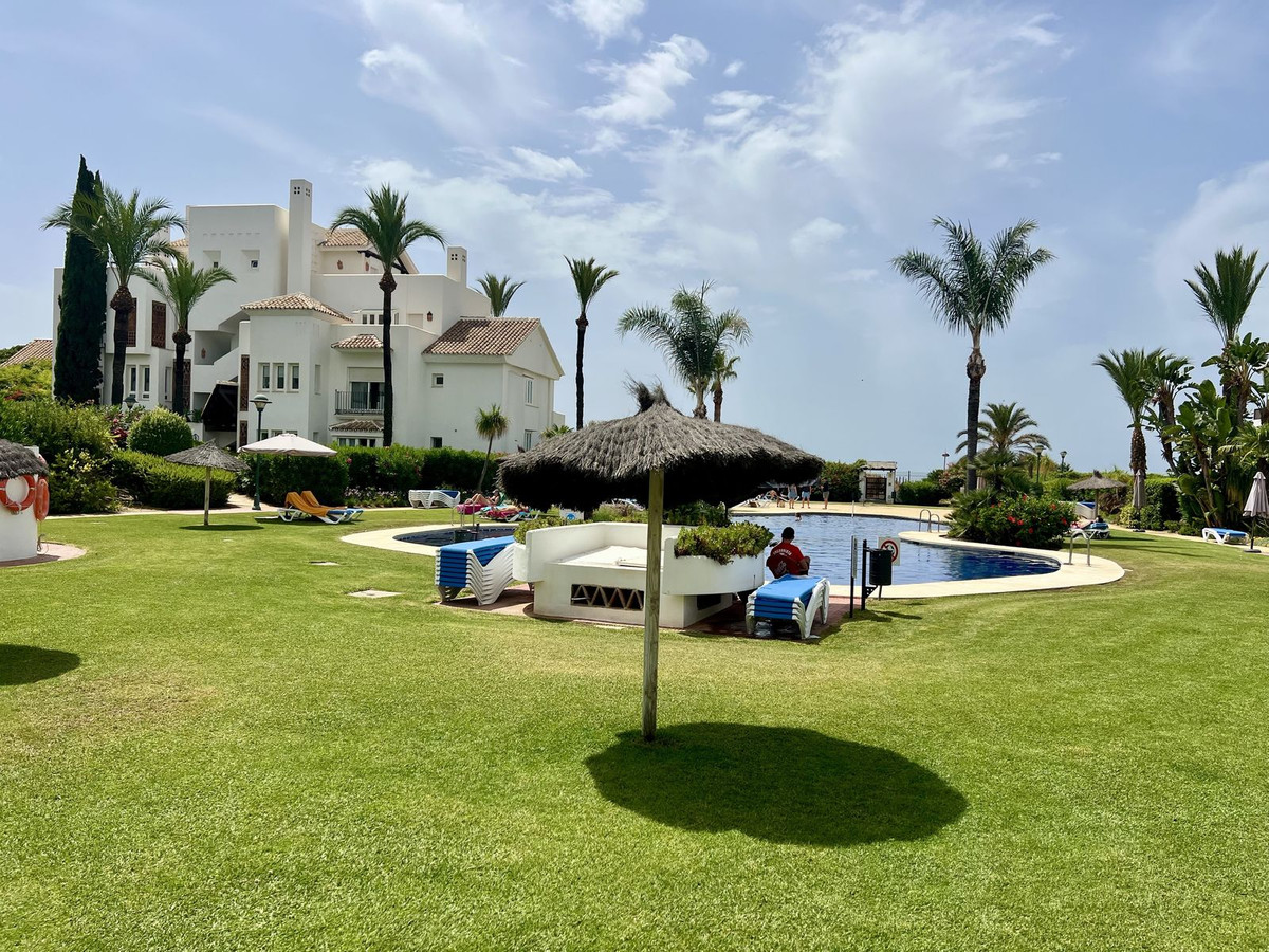 Appartement te koop in Los Monteros | 2 slaapkamers H5439775