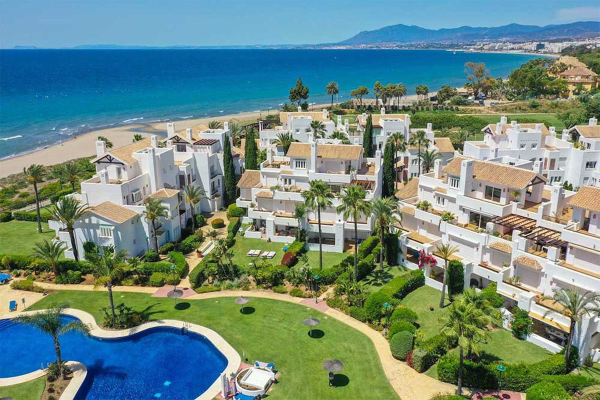 Appartement te koop in Los Monteros | 2 slaapkamers H5439775