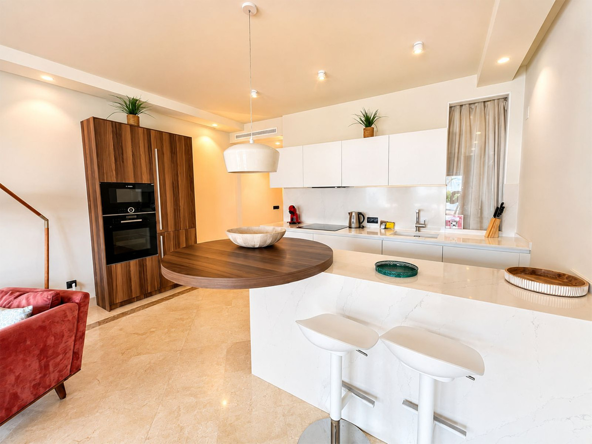 Appartement te koop in Los Monteros | 2 slaapkamers H5439775