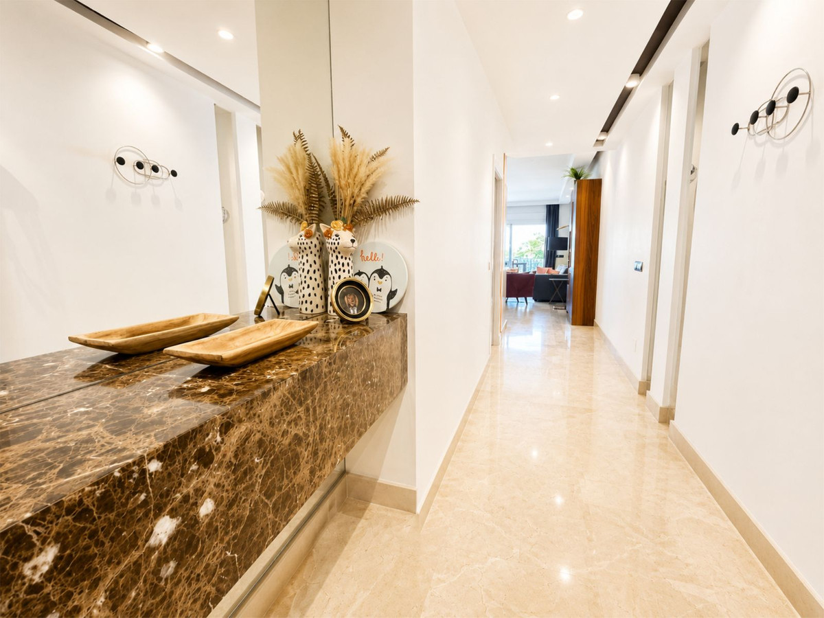 Appartement te koop in Los Monteros | 2 slaapkamers H5439775