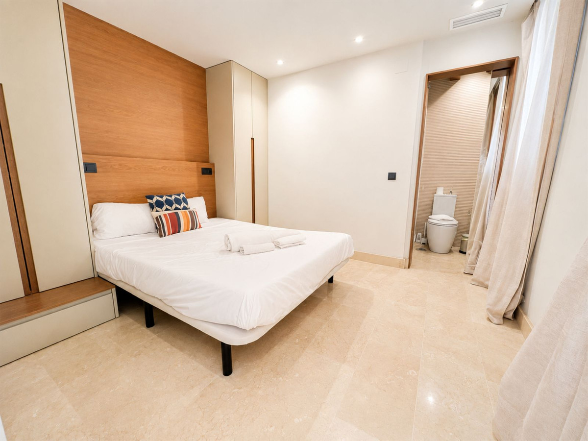 Appartement te koop in Los Monteros | 2 slaapkamers H5439775