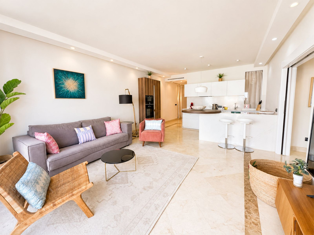 Appartement te koop in Los Monteros | 2 slaapkamers H5439775