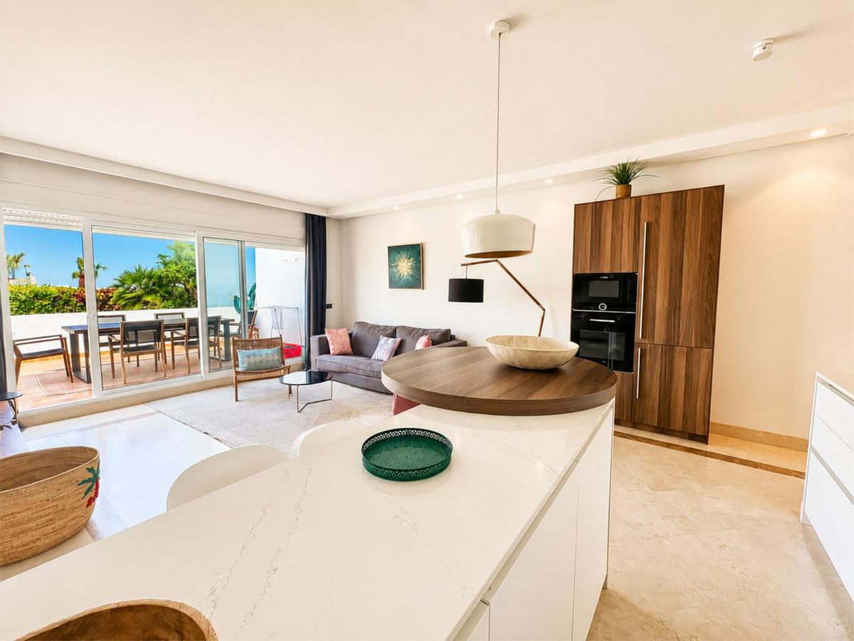 Appartement te koop in Los Monteros | 2 slaapkamers H5439775